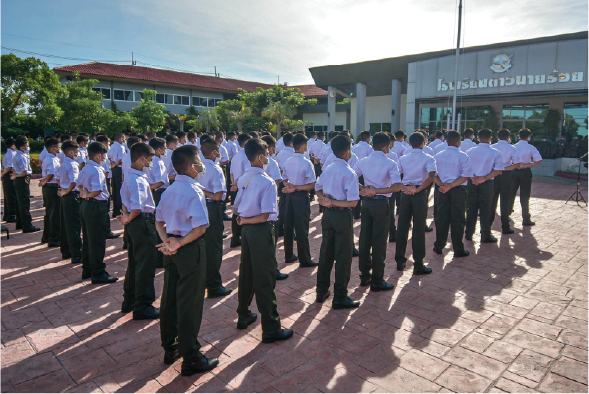 นักเรียนโรงเรียนดาวนายร้อย